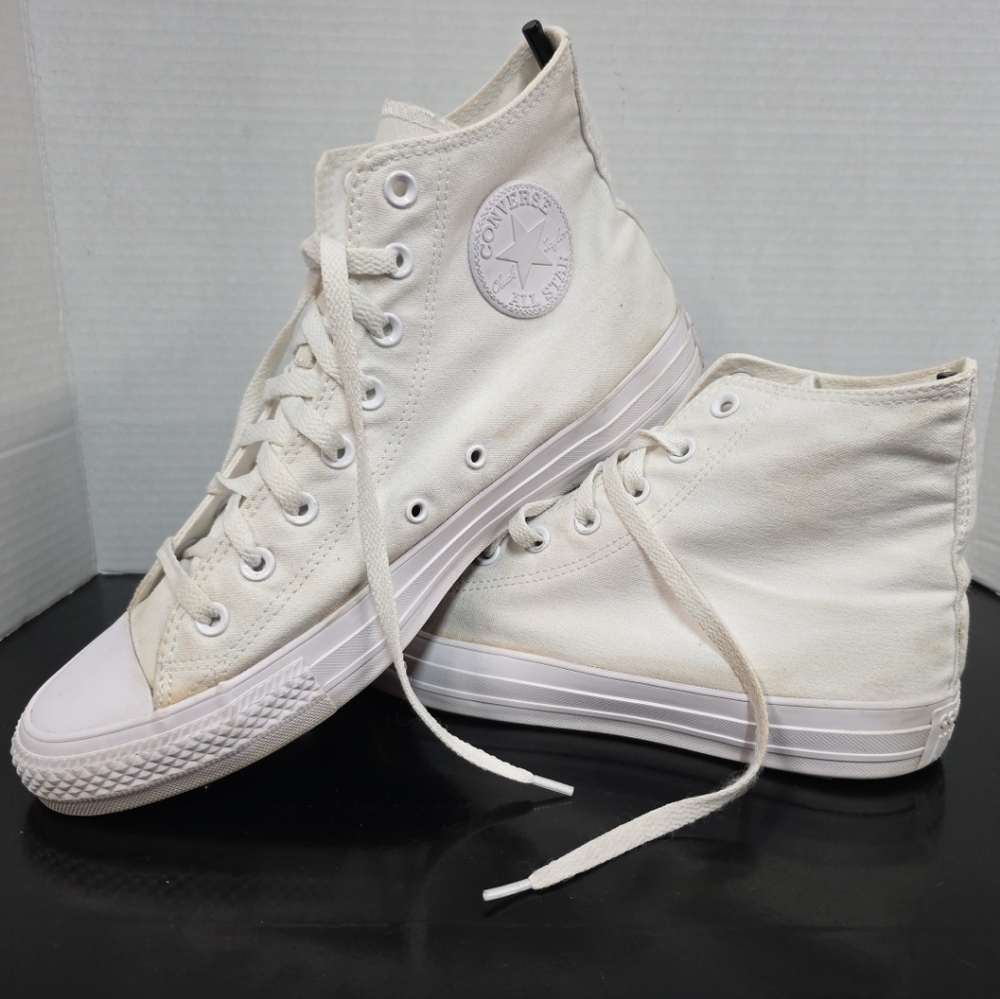 Converse High-Top Sneakers Limited Triple White Mens Size 11 Womens 13 Chucks
